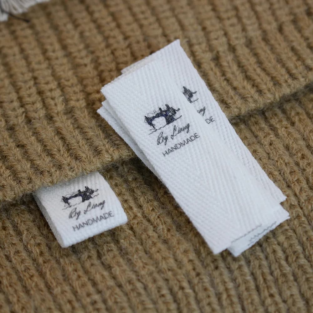 Étiquette de vêtements en sergé personnalisée 15x50 mm, étiquettes en coton biologique de marque per
