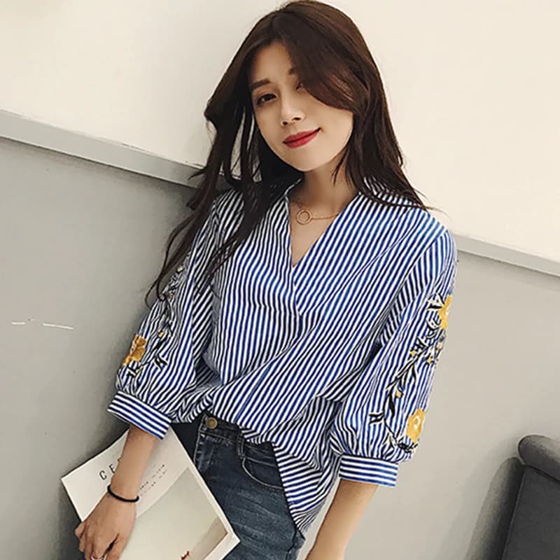 Blouses et chemises blanches décontractées à rayures et broderies florales pour femmes, hauts amples