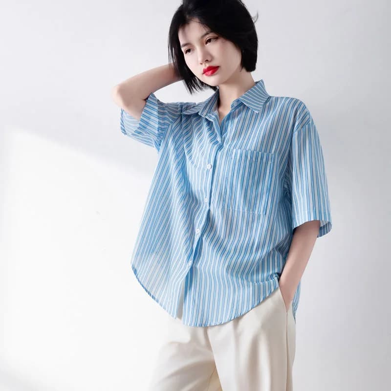 Chemises à rayures bleues et blanches pour femmes, tenues d'été à manches courtes, hauts à simple bo