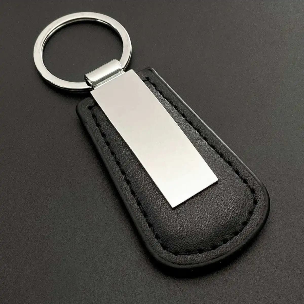 Accessoires personnalisés au laser en métal, porte-clés simple et mignon, pour voiture, moto, homme,