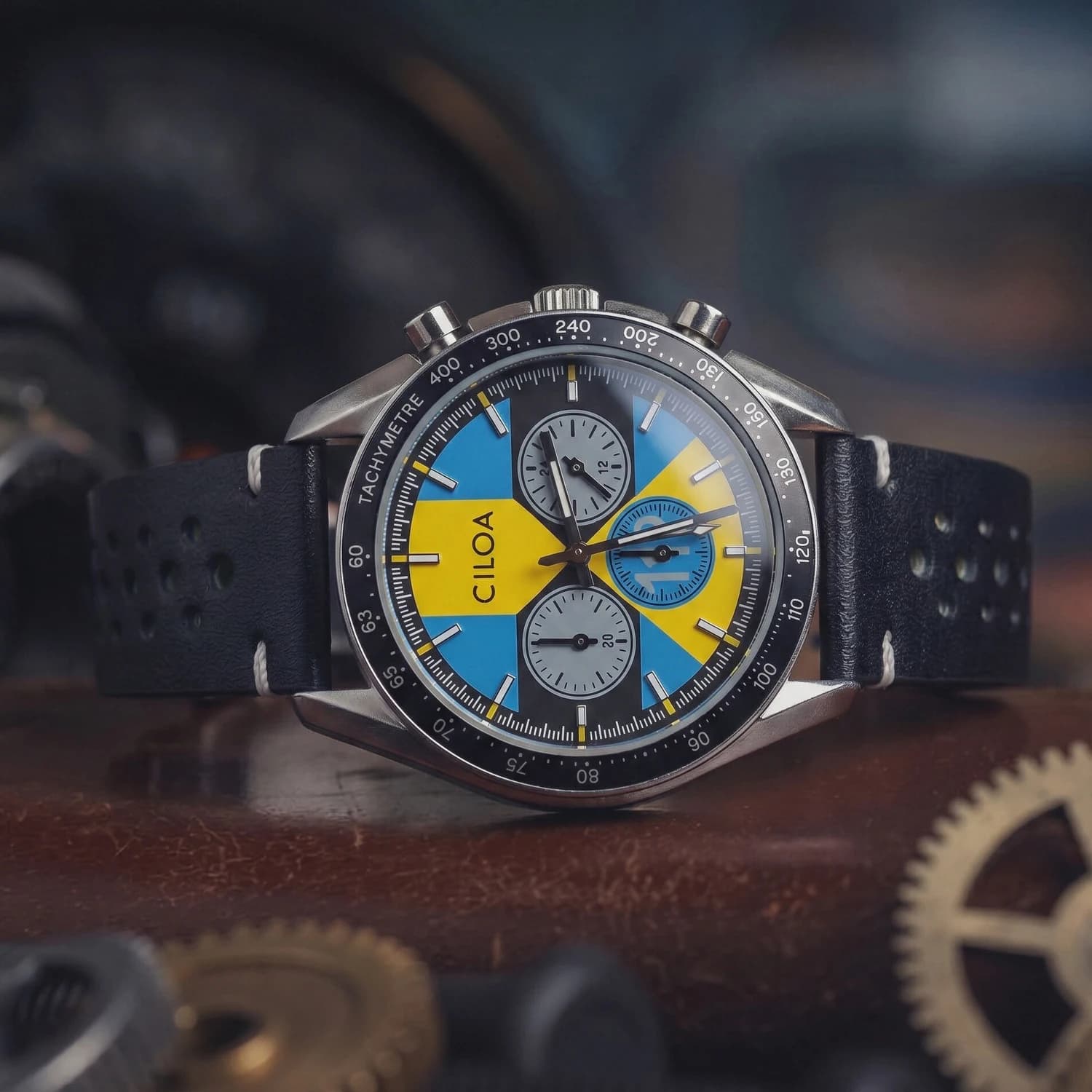 Montre chronographe de course pour homme CILOA, cadran bleu et jaune vintage, bracelet en cuir perfo