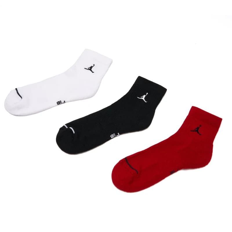 Nike (Nike) Jordan chaussettes unisexes trois paires Pack sport simple confortable respirant mi-moll