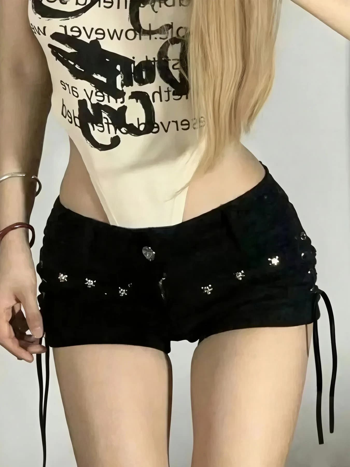 Shorts Femme Moulants Créatifs à Lacets – Tendance Streetwear Quotidien, Style Personnalisé pour Étu