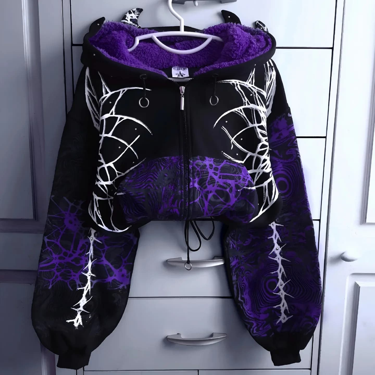 Sweat à capuche gothique en corne de diable doublé de fourrure pour femme, coupe cintrée, imprimé en