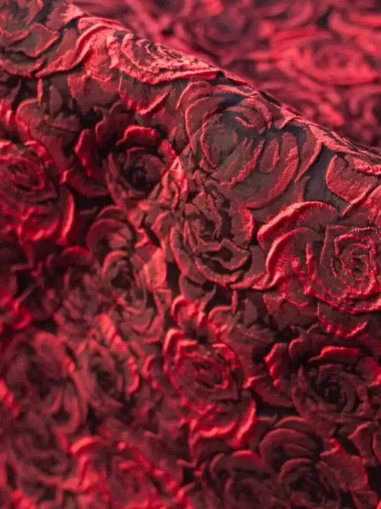 Tissu jacquard rouge vin à motifs de roses pour la confection de robes, vestes et vêtements de style