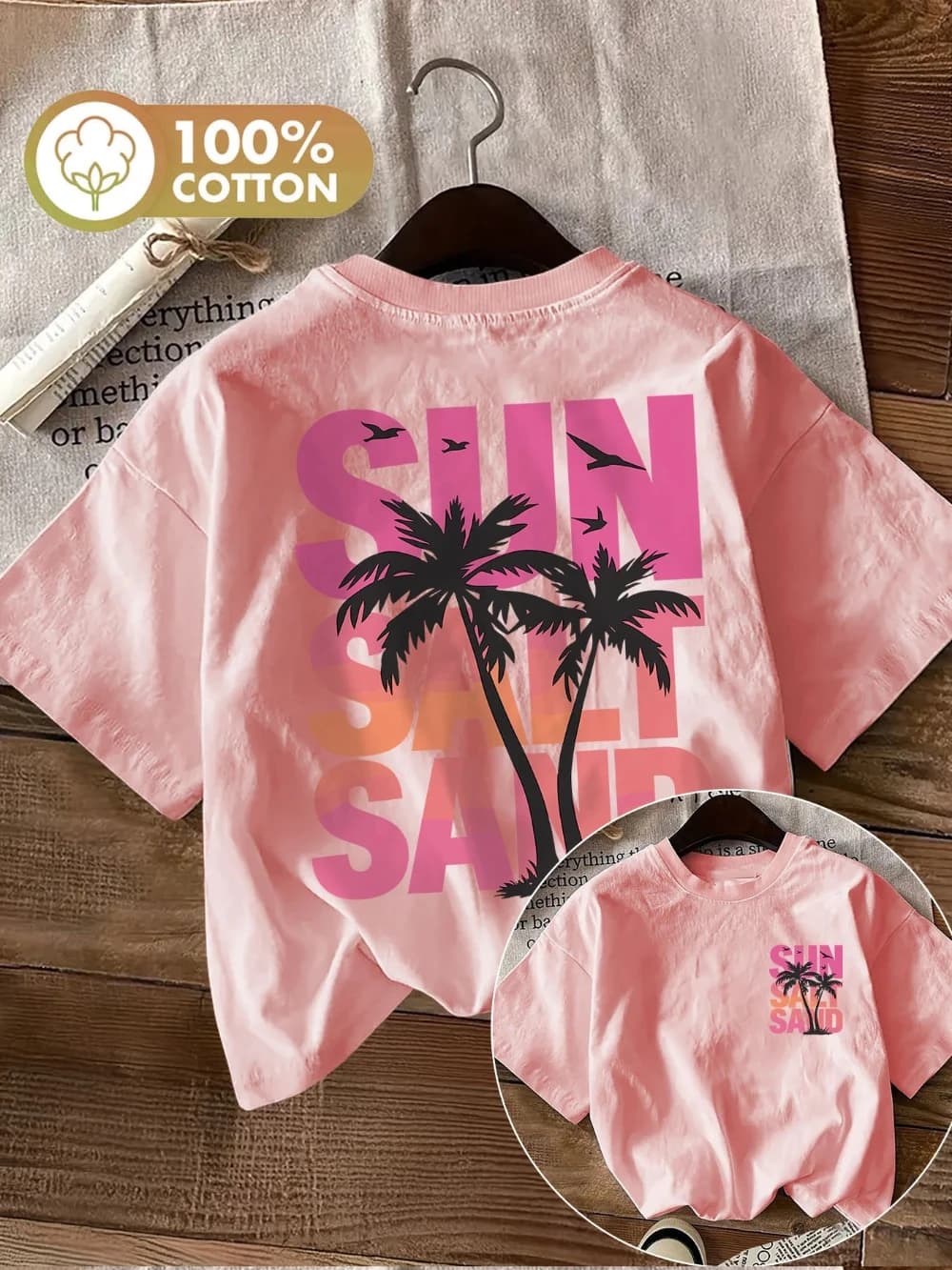 T-shirt pour homme à thème tropical avec imprimé palmier minimaliste, motif « soleil, sel et plage »