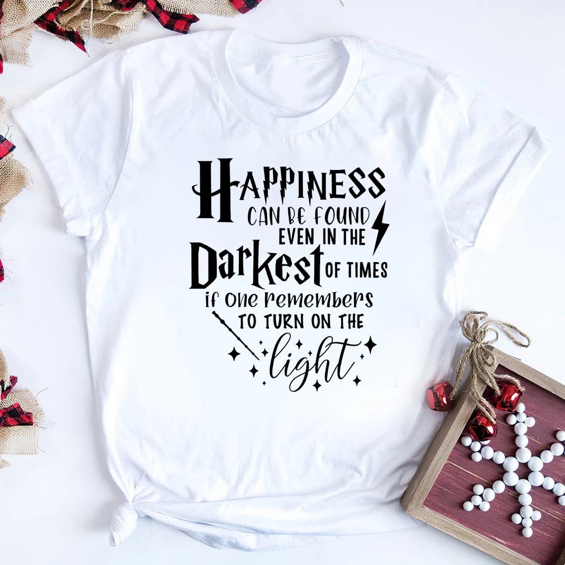 T-shirt inspiré de HP, le bonheur peut être trouvé dans le plus foncé des temps, Dumbledore, citatio