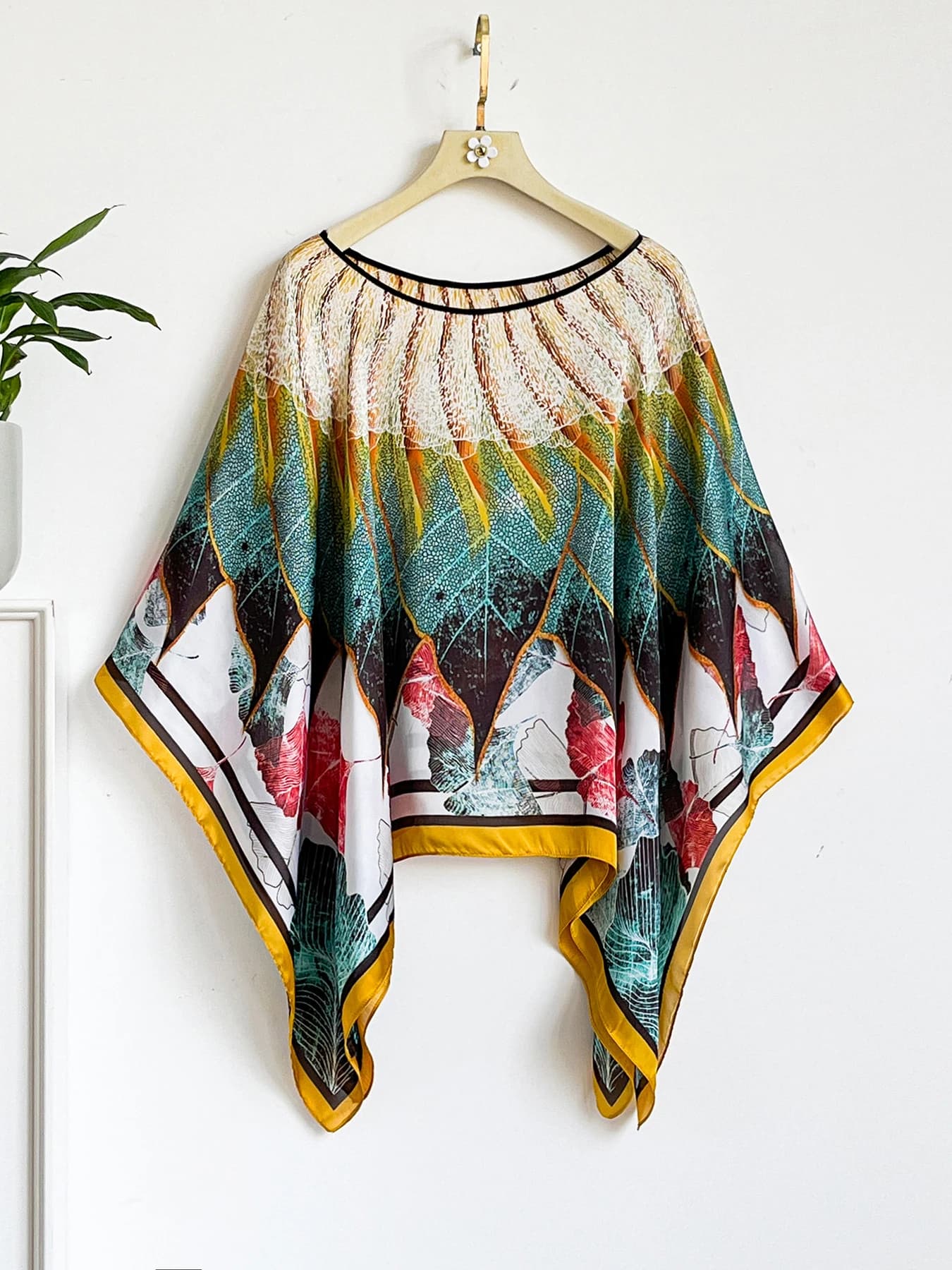 Poncho Cape à Capuche Tendance, Grand Foulard Carré en Soie Imitée, Châle Fin d'Été Anti-UV, Écharpe
