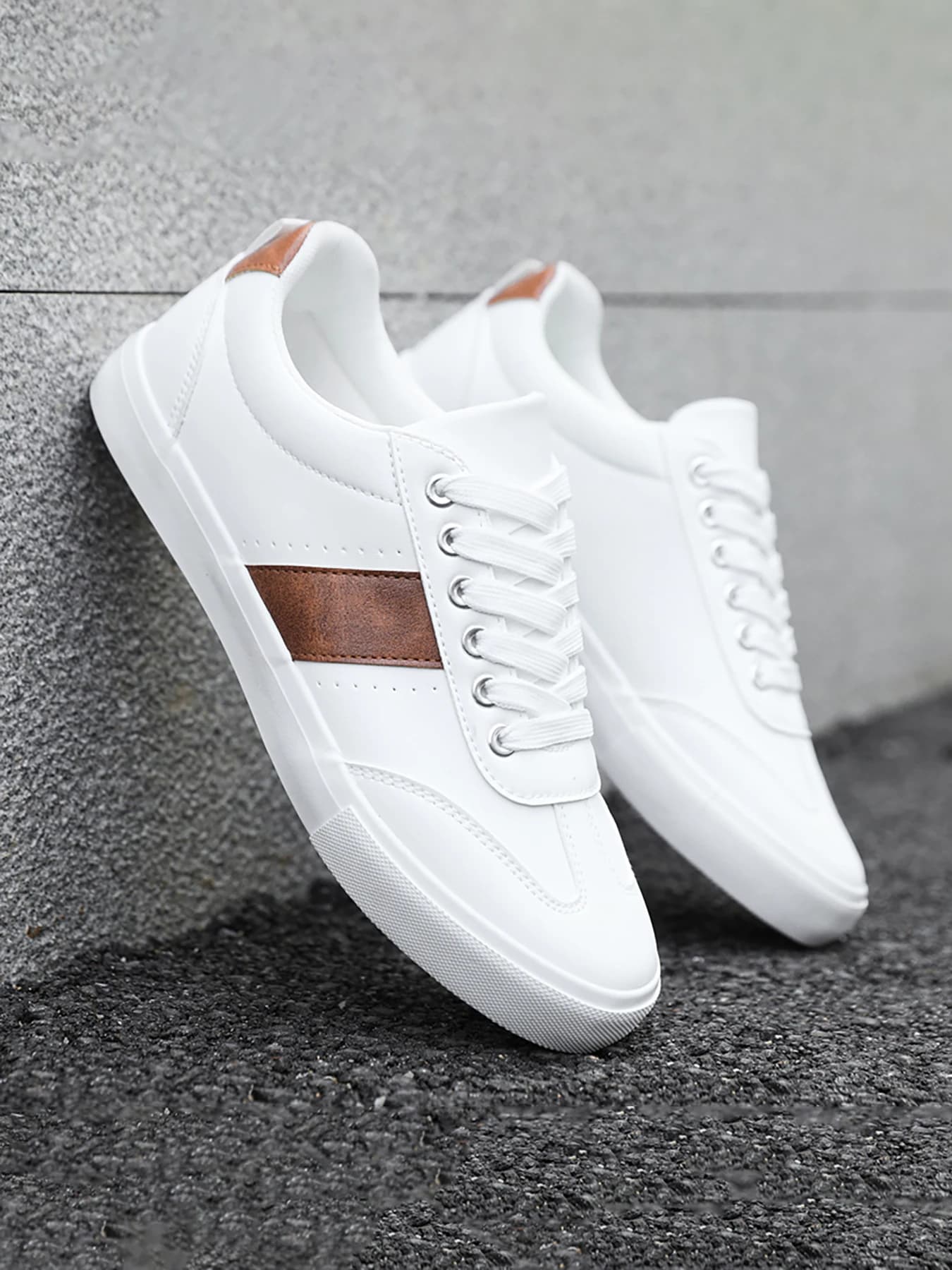 Chaussures de sport décontractées à la mode pour hommes - Design à lacets à bout rond, offrant une e