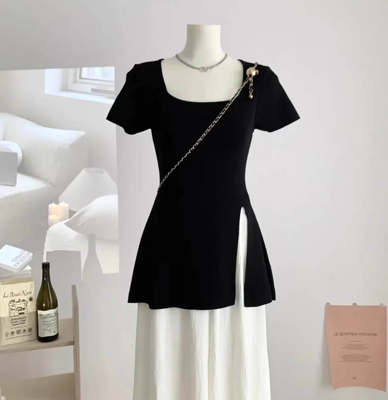 T-shirt à épaules droites pour femme : coupe ajustée, manches mi-longues amincissantes, haut à col r
