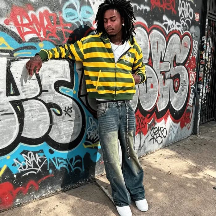 Sweat-shirt à capuche zippé rayé jaune et vert pour homme