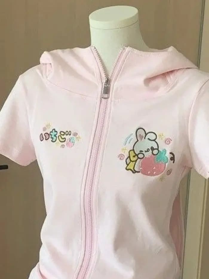 Kawaii dessin animé broderie t-shirts femmes Y2k esthétique T-shirt à capuche Style japonais coupe ajustée fermeture éclair Grunge t-shirts Streetwear quotidien