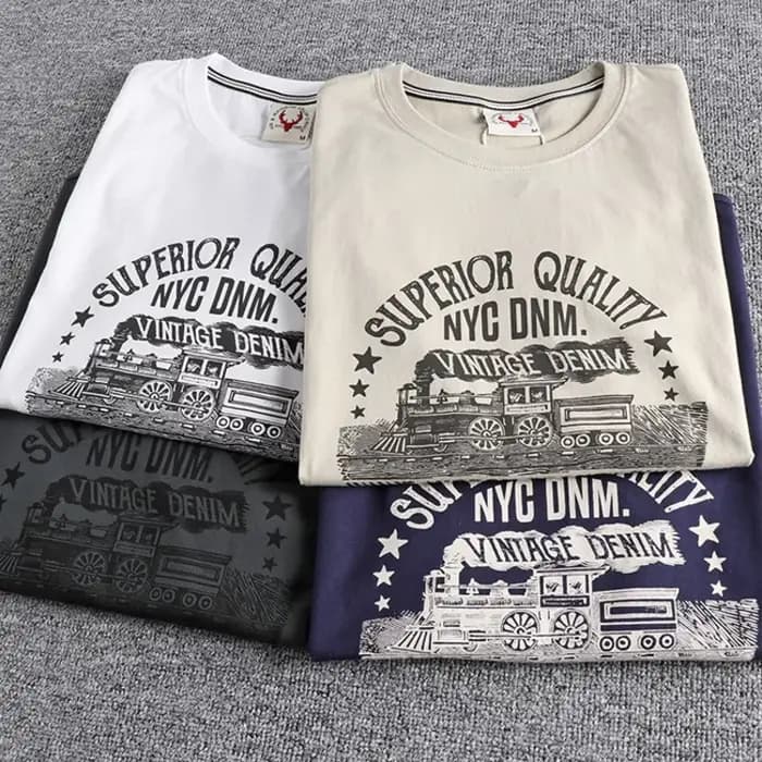 T-shirt à manches courtes pour hommes avec motif train emblématique