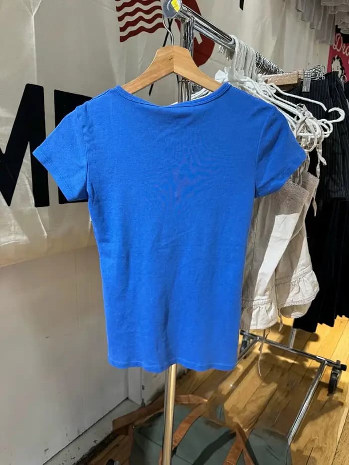 T-shirts bleu royal à col en V pour femmes