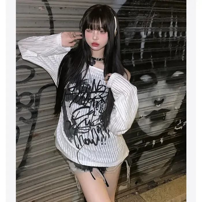 T-shirt surdimensionné femmes Graffiti imprimé épaules dénudées à manches longues T-shirts Y2k hauts 2025 Ropa Mujer