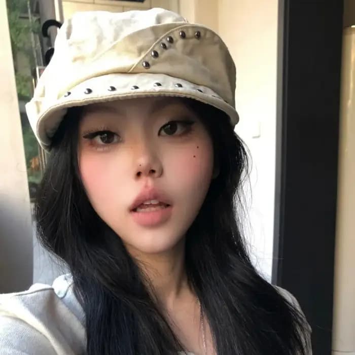 Nouveau Béret Gothique Clouté Noir Uni avec Rivets – Casquette Hip Hop Réglable à Calotte Plate pour Femme