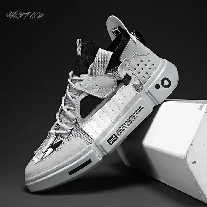 Sneaker décontractée grande taille 45 46 47 hommes femmes chaussures de conseil de créateur mode cuir maille respirant