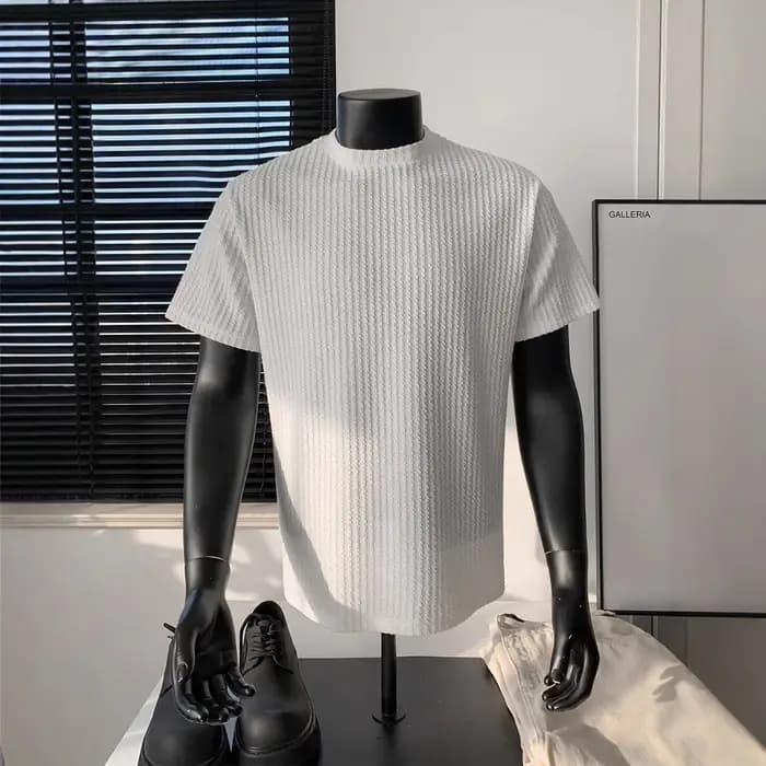 T-shirt Cleanfit noir rayé en maille à manches courtes pour homme