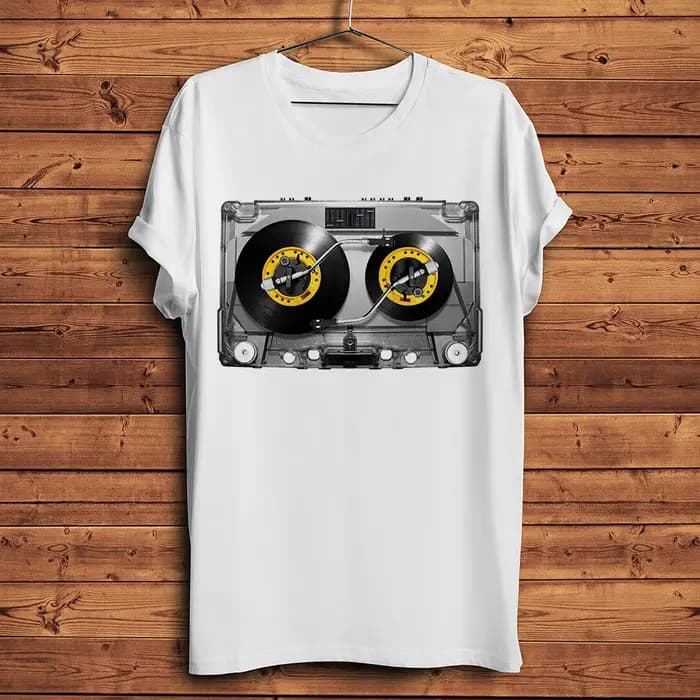 T-shirt vintage années 80 avec motif cassette audio
