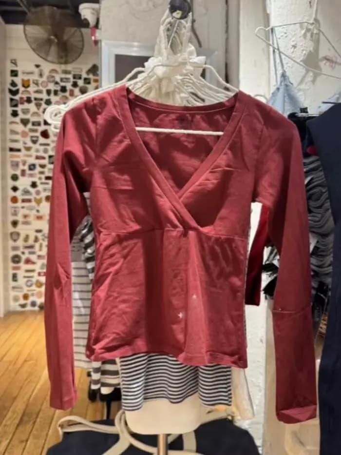 Rouge Sexy col en v mince T-shirts femmes automne nouveau Streetwear décontracté coton à manches longues