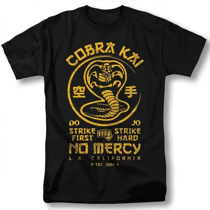 Cobra Kai T-Shirt de série télévisée Strike First