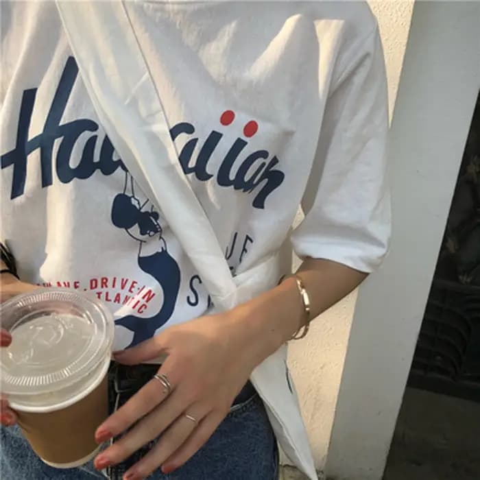 T-shirt graphique hawaïen pour femmes