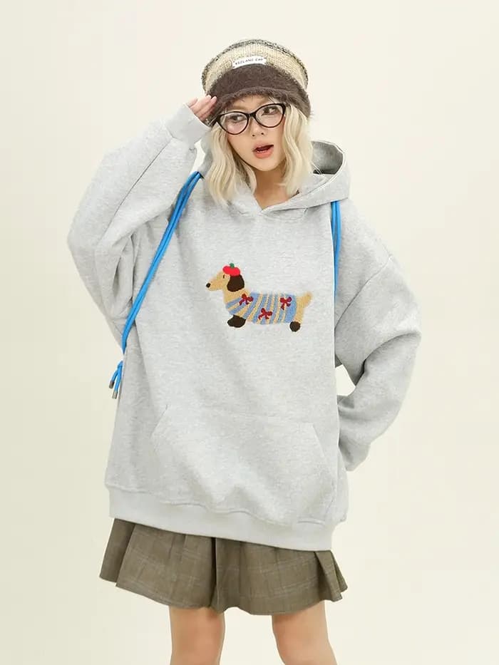 Sweat à capuche brodé de chien de dessin animé pour femmes