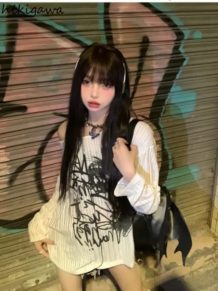 T-shirt surdimensionné femmes Graffiti imprimé épaules dénudées à manches longues T-shirts Y2k hauts 2025 Ropa Mujer