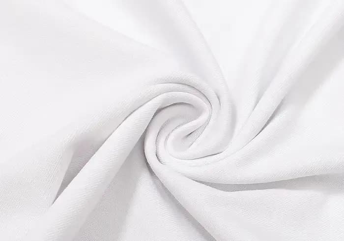 Ce nouveau t-shirt pour femme est confortable et respirant