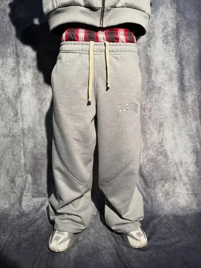 Sweat à capuche moderne à fermeture éclair double face avec motif damier vintage pour garde-robe de mode saisonnier d'automne et d'hiver