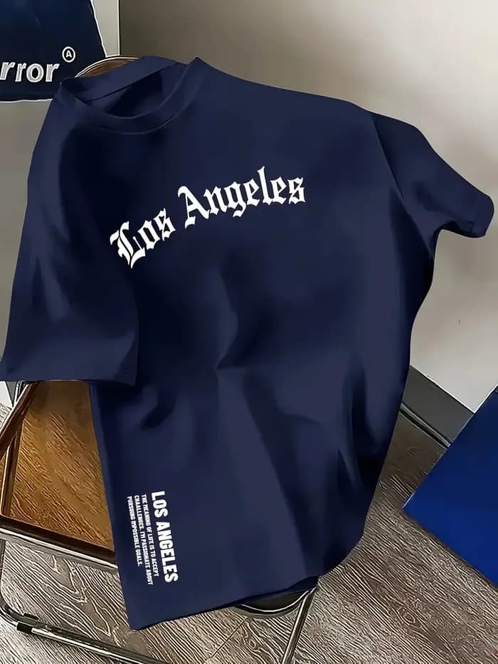 T-shirt graphique rétro Los Angeles avec lettrage gothique audacieux et imprimé sur la poitrine