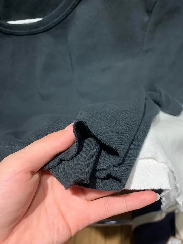 Haut court en coton à manches courtes et col rond pour femmes