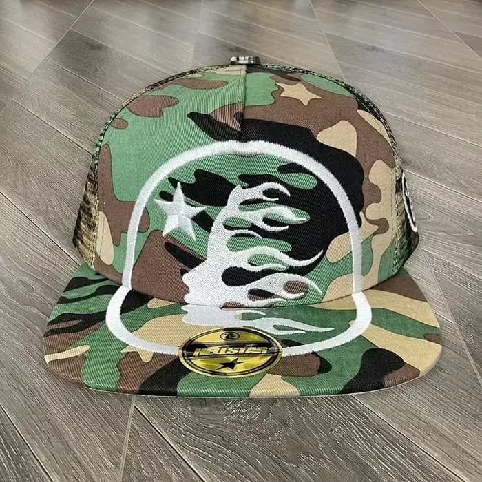 HS – chapeau ajusté avec logo brodé