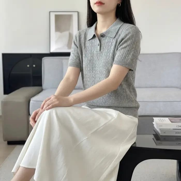 T-shirt polo torsadé 100 % coton à deux boutons et manches courtes pour femme – Coupe ajustée