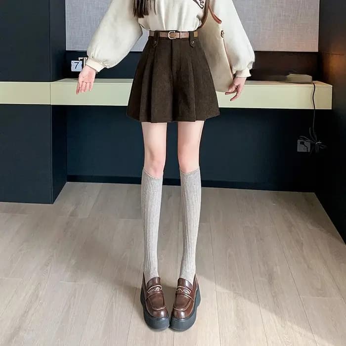 Séoulish Vintage femmes velours côtelé a-ligne Shorts 2025 automne hiver couleur unie taille haute poches plissé