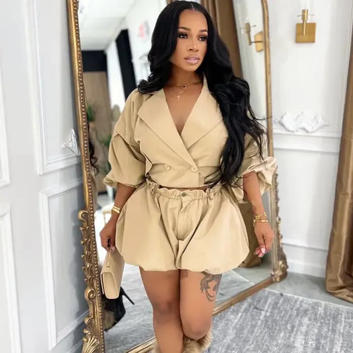 Ensemble 2 pièces Doyerl Streetwear pour femme : Veste croisée à col cranté et short – Idéal pour les soirées et clubs