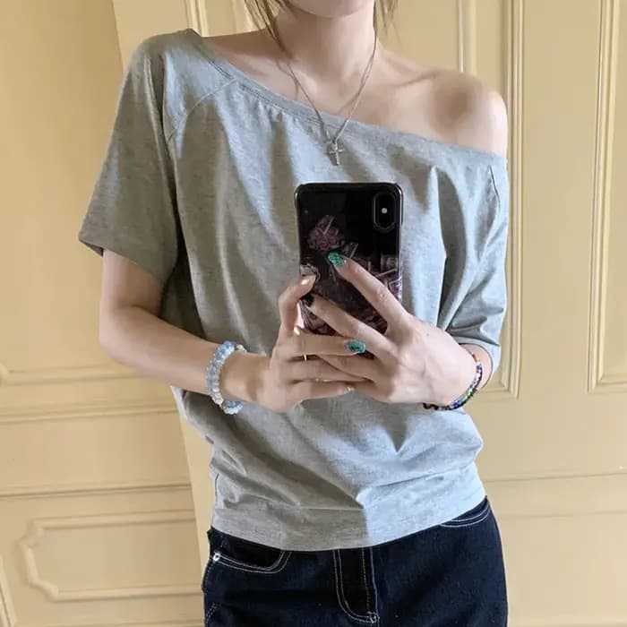 T-shirts femmes solide Simple été décontracté Cleanfit à manches courtes tout-match jeunes filles Streetwear Y2k haut vêtements esthétiques Ins