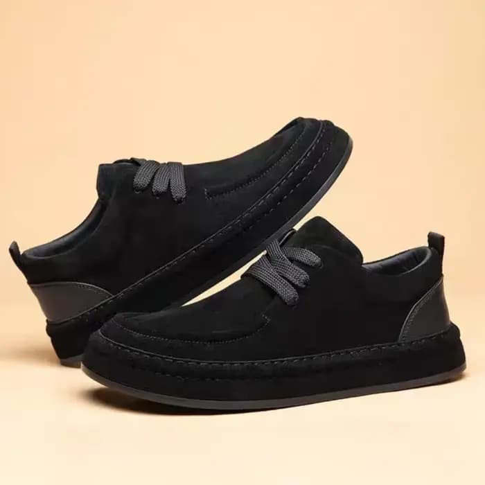 Les chaussures pour hommes sont à la mode