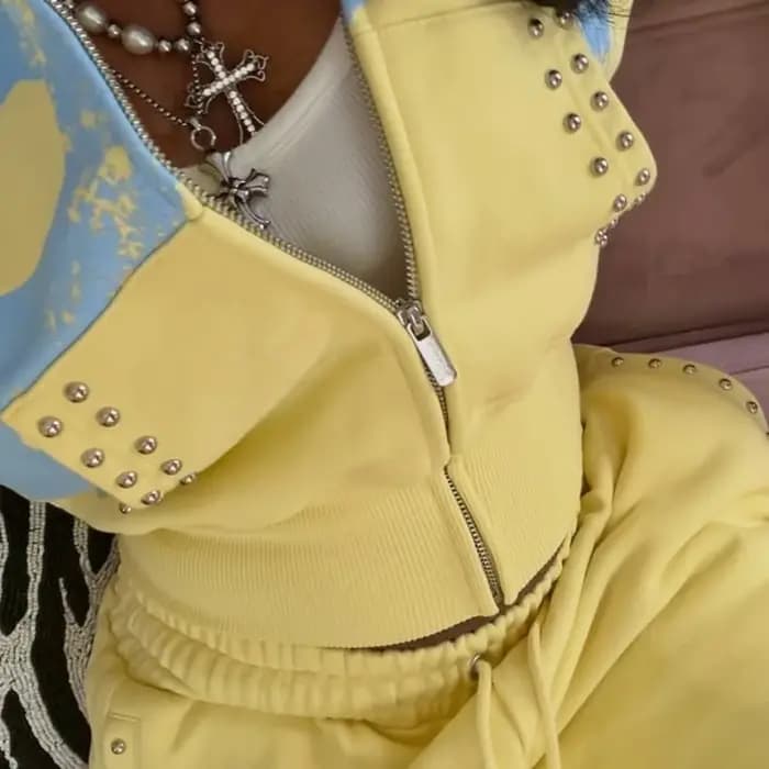 Ensemble de 2 pièces : Sweat à capuche et short de sport jaune Mellow
