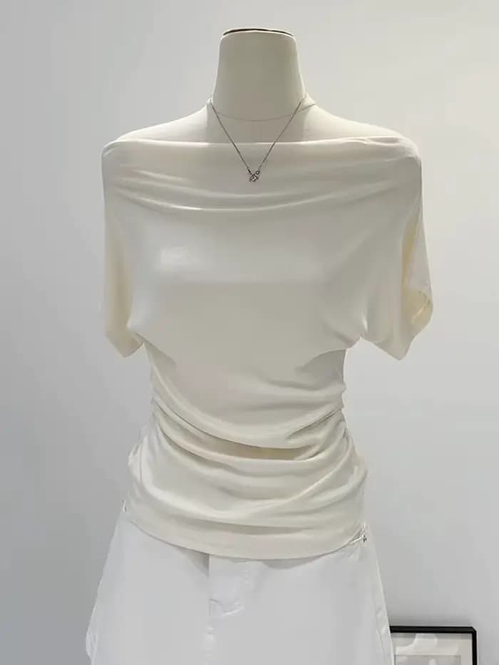 T-shirt noir à manches courtes pour femmes