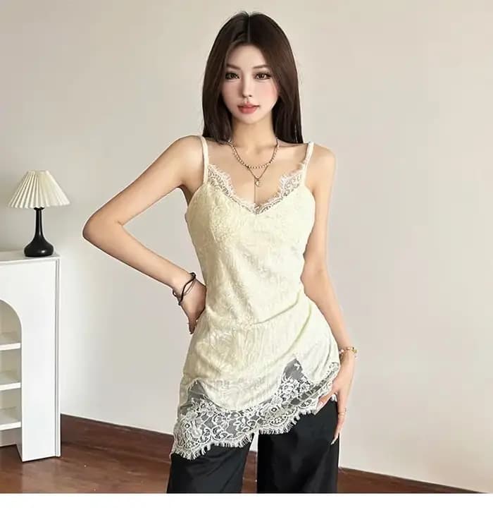 2025 Ropa Muje Sexy gilet femmes vêtements Patchwork dentelle col en v sans manches Camis coréen t-shirts plis coupe ajustée Chic réservoirs irréguliers