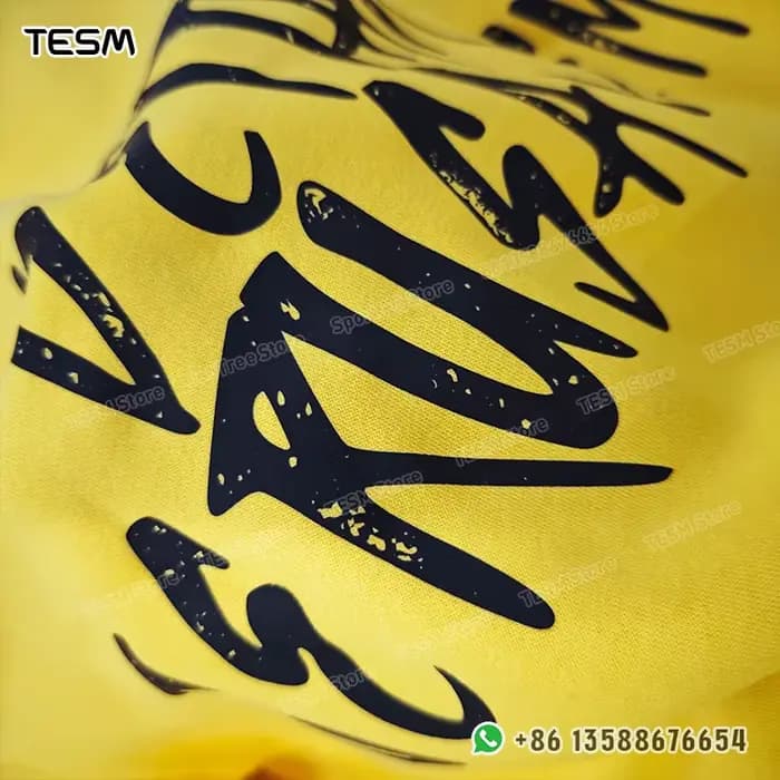 Sweat-shirt à capuche jaune