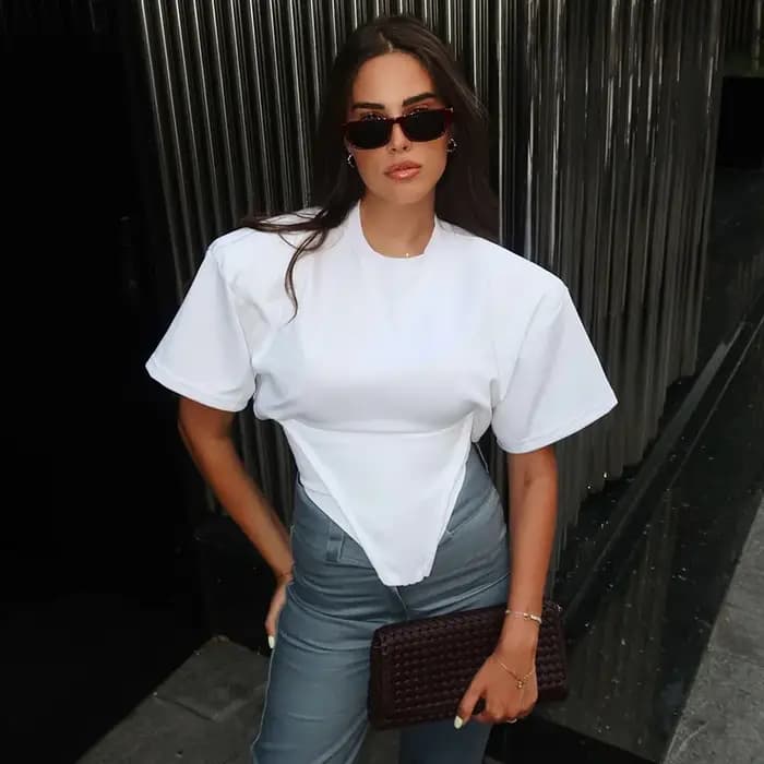 T-shirt d'été ample à manches courtes pour femme, col rond, design amincissant et tendance, taille cintrée, couleur unie, style streetwear