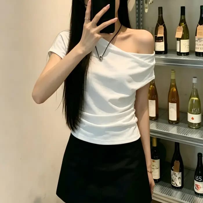 T-shirt à manches courtes et épaules dénudées pour femmes