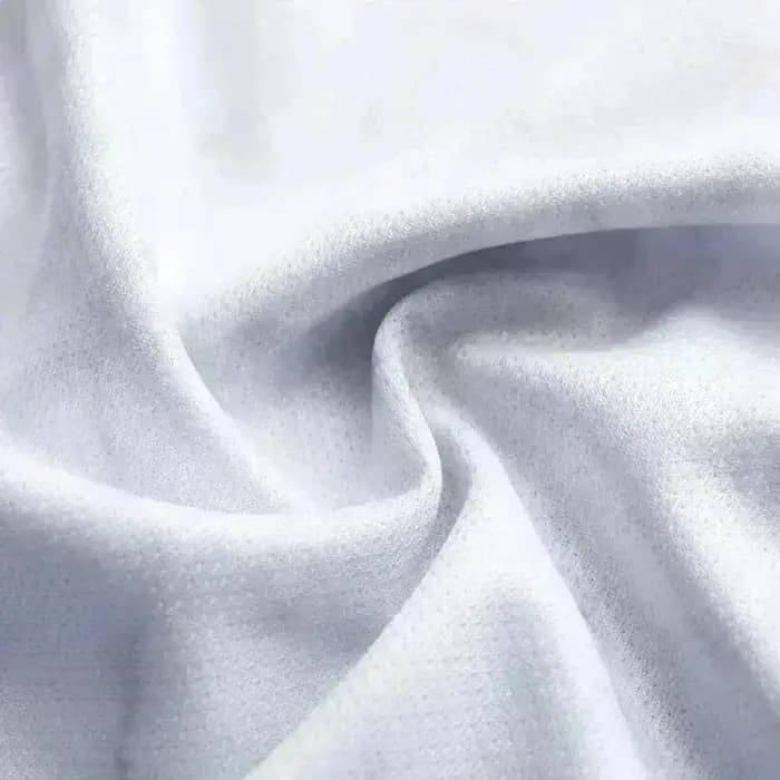 Quand la ligne entre héros et anti-héros se brouille, le style reste audacieux.