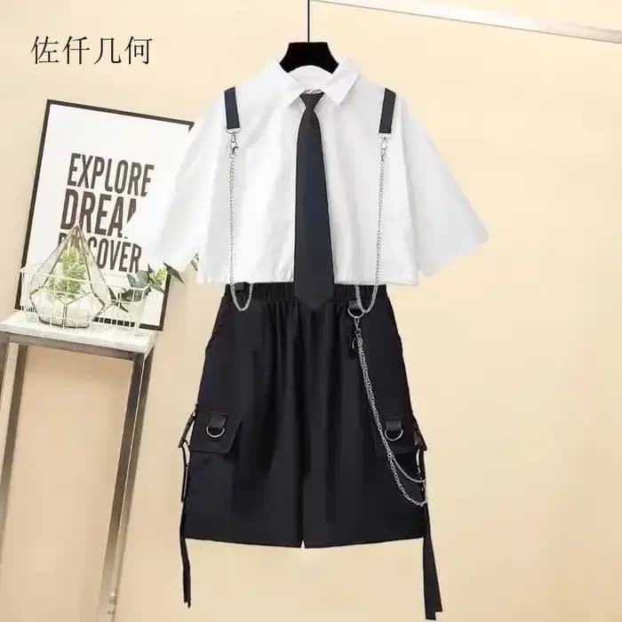 Ensemble streetwear printemps 2026 : short cargo taille haute et haut à manches courtes pour femme