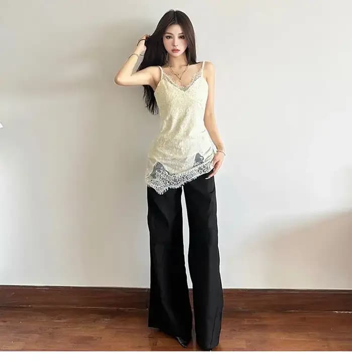 2025 Ropa Muje Sexy gilet femmes vêtements Patchwork dentelle col en v sans manches Camis coréen t-shirts plis coupe ajustée Chic réservoirs irréguliers
