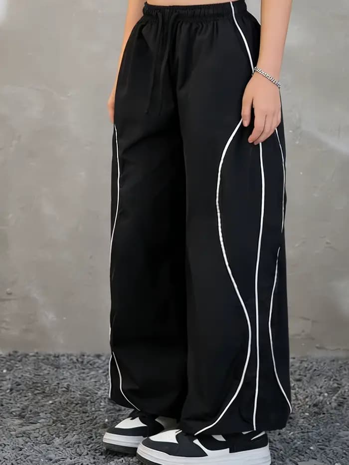 Tenue décontractée style streetwear d'été pour adolescentes : ensemble deux pièces composé d'un t-shirt noir et d'un
