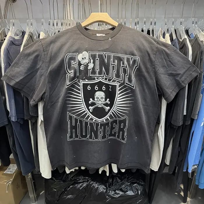 T-shirt oversize noir délavé SAINT à col rond, motif 666 Têtes de Mort, imprimé lettres tendance, manches courtes, style streetwear vintage pour homme, été