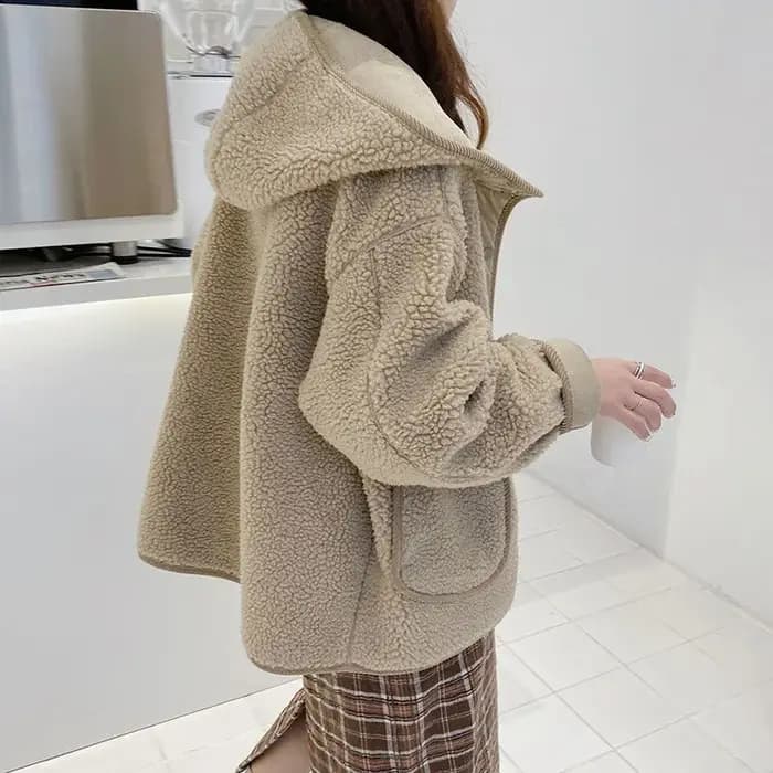 Veste à capuche en velours d'agneau pour femme